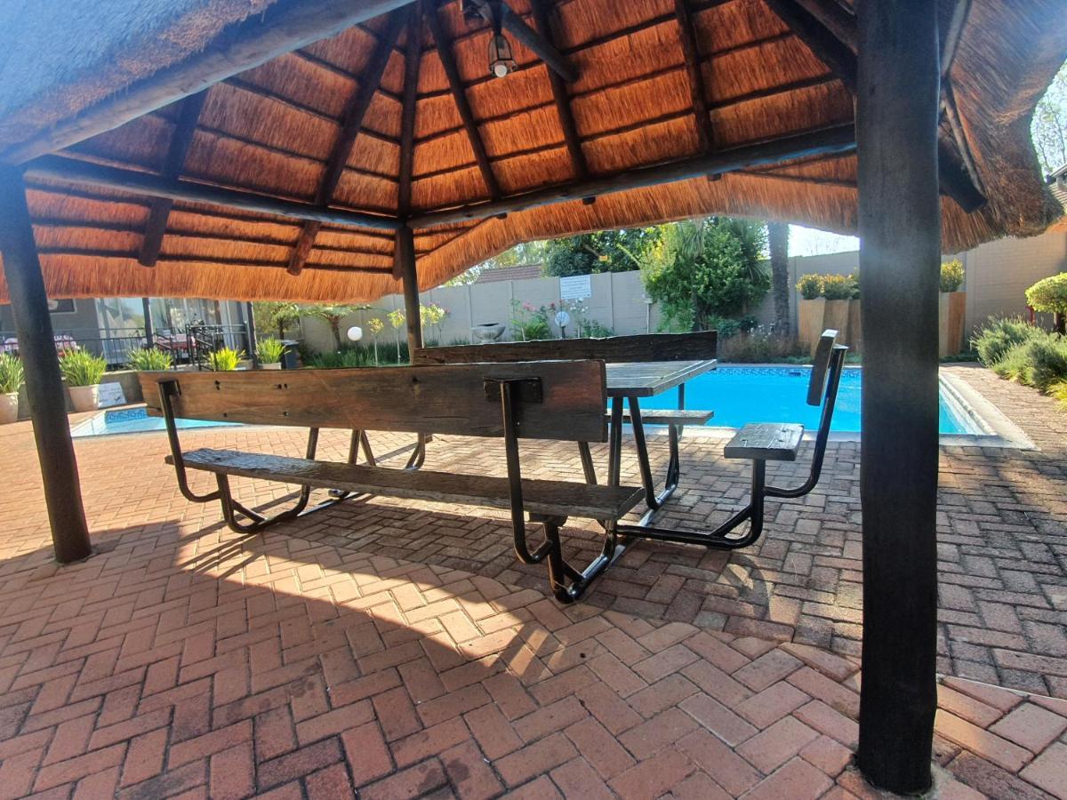 Diamond Rose Guest House Миделбург Екстериор снимка