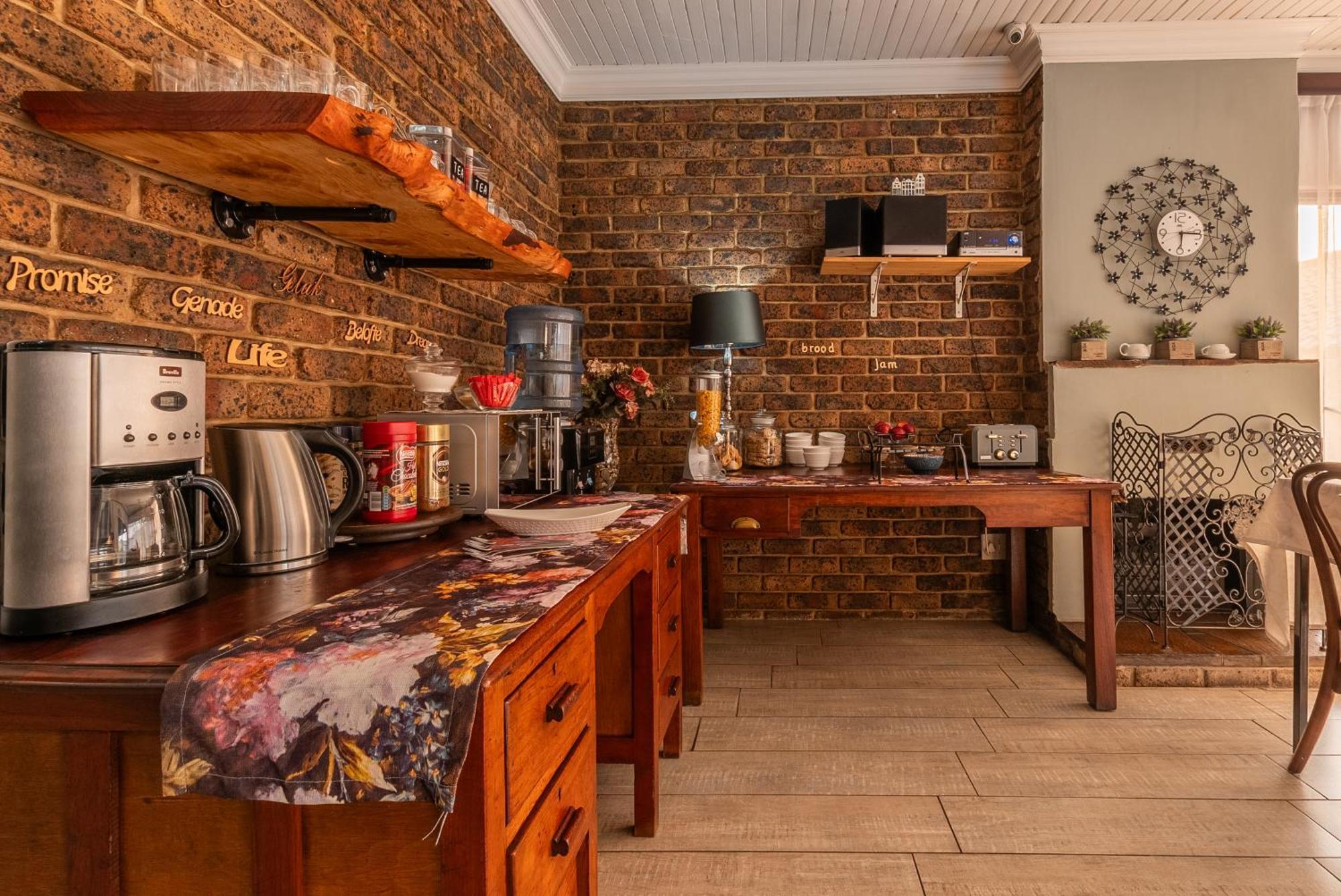 Diamond Rose Guest House Миделбург Екстериор снимка