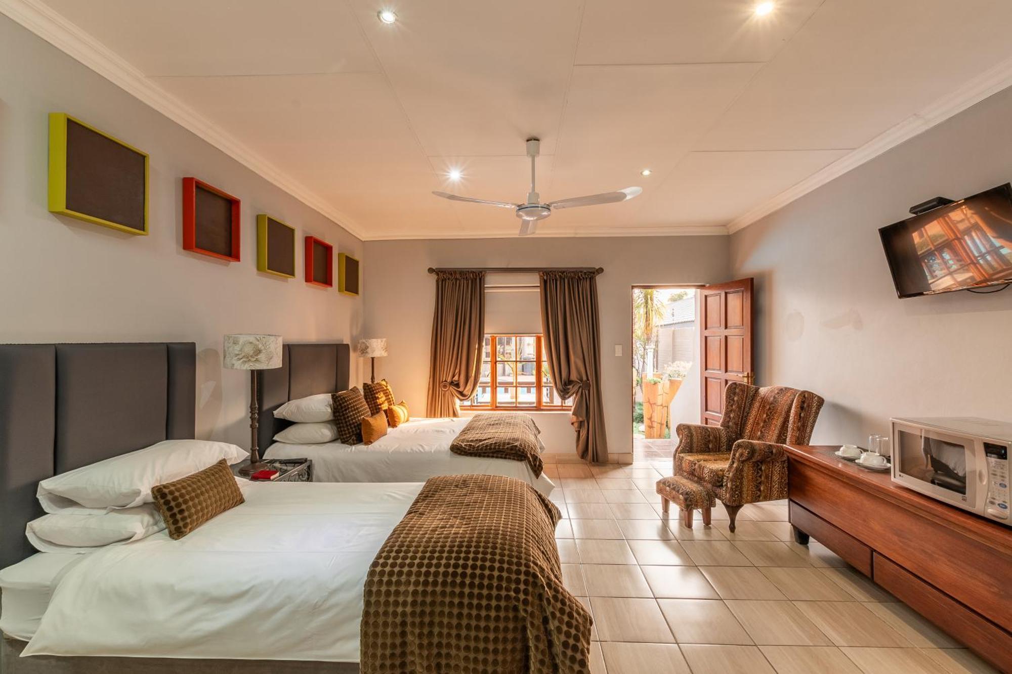 Diamond Rose Guest House Миделбург Стая снимка