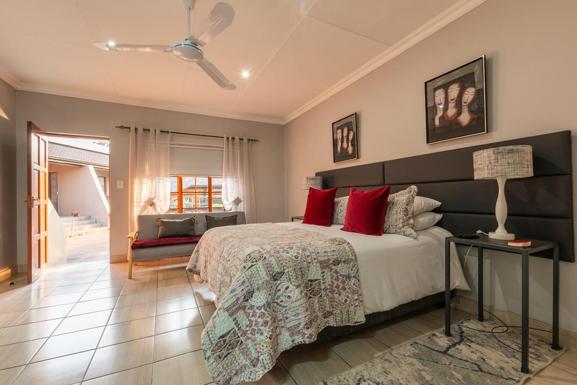Diamond Rose Guest House Миделбург Стая снимка