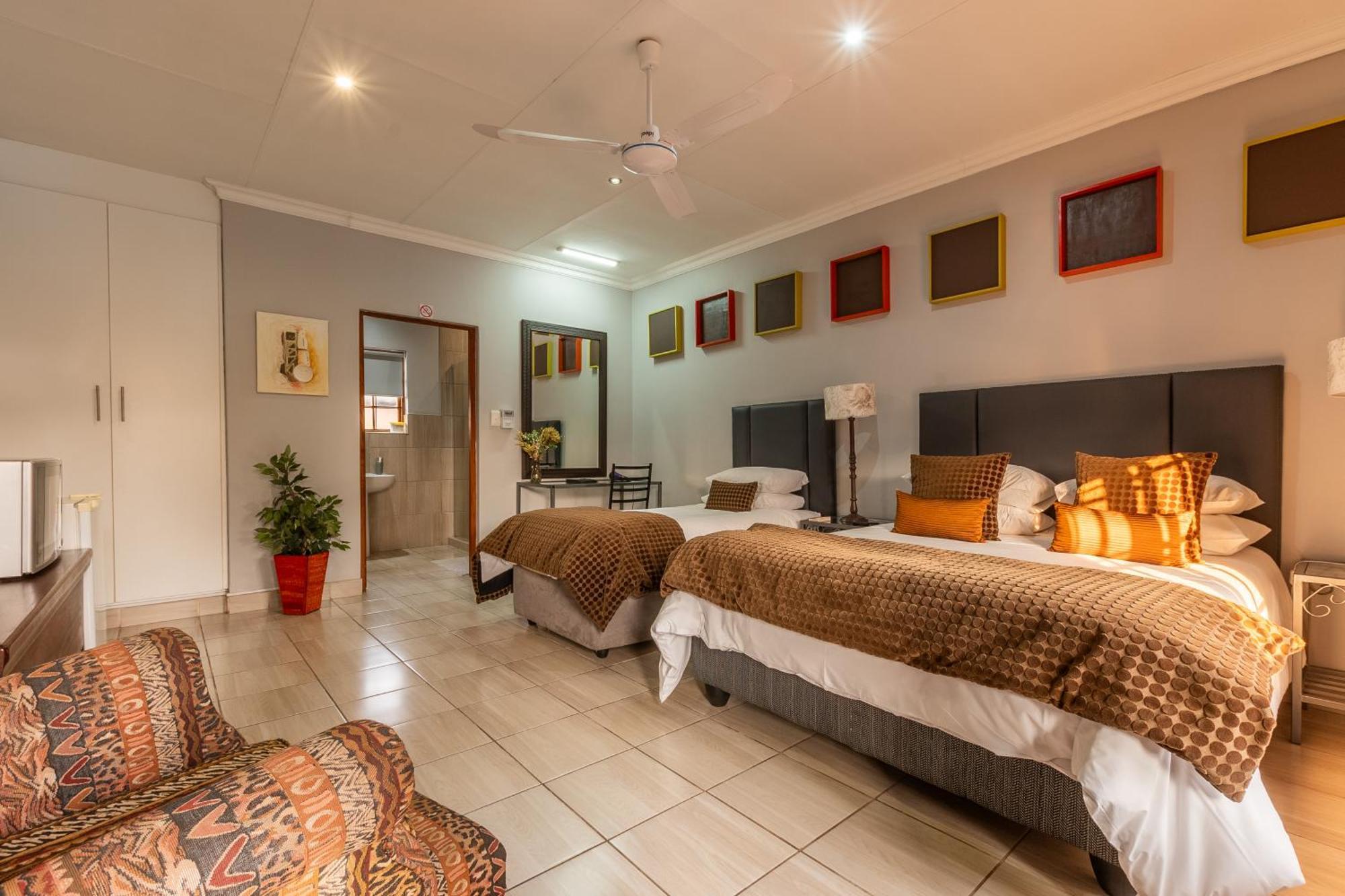 Diamond Rose Guest House Миделбург Стая снимка